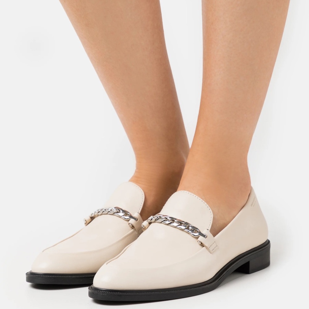 NWT Vagabond Shoemakers Frances Leather Chain Loafer